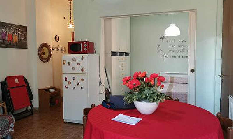 Comodo Bilocale Balc...