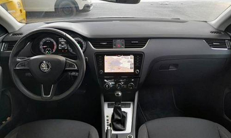 Skoda Octavia 1.5 Ds...