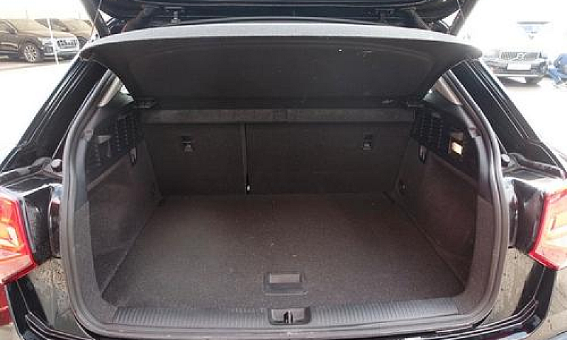 Audi Q2 35 Tfsi S Tr...