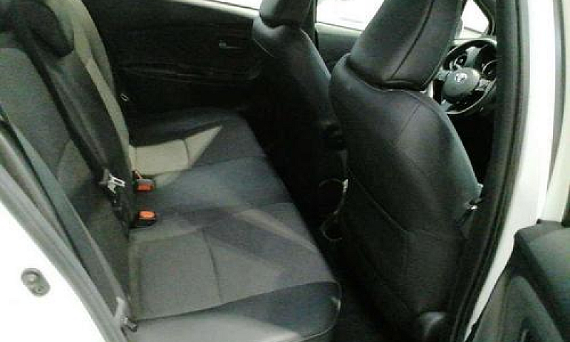 Toyota Yaris 1.5 Hyb...