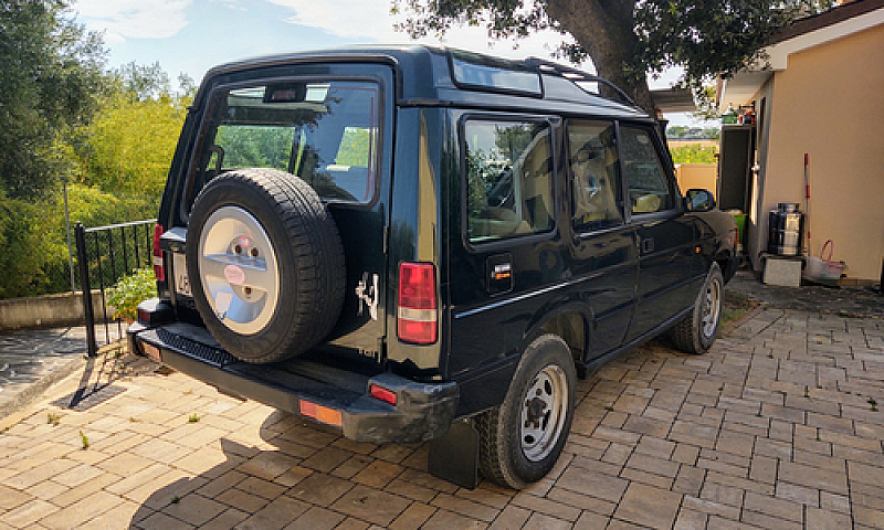 Land Rover Discovery...