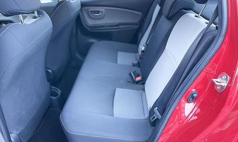 Toyota Yaris 1.5 Hyb...