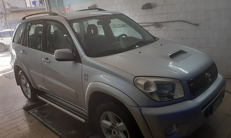 Toyota Rav4...