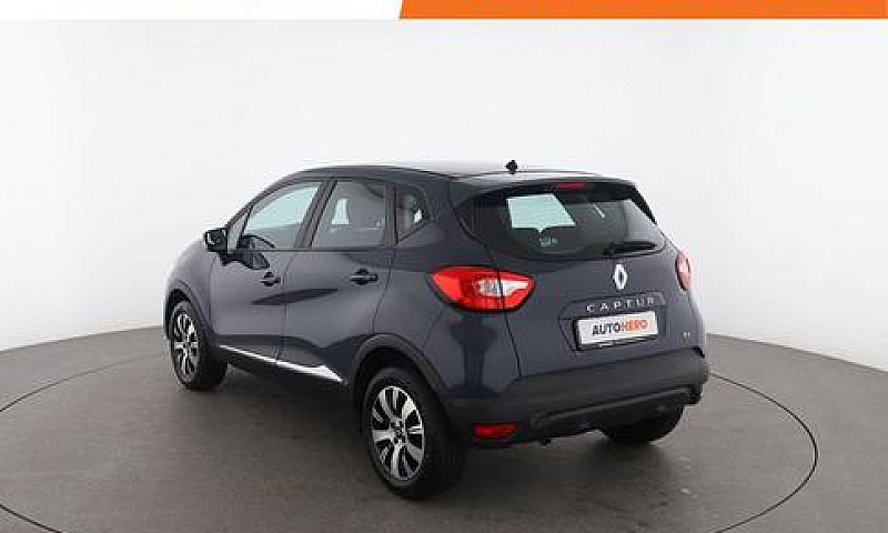 Renault Captur Rs977...