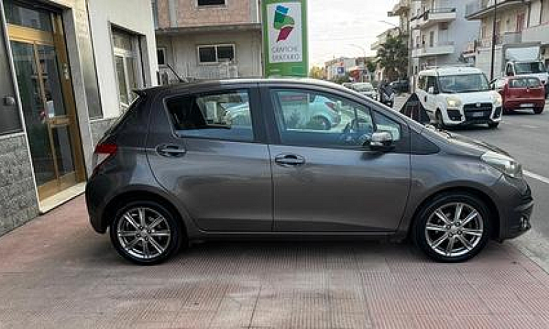 Toyota Yaris 1.4 D-4...
