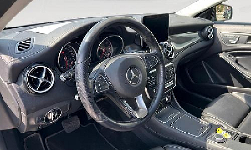 Mercedes Gla 200D Pr...