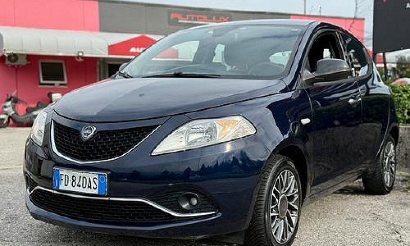Lancia Ypsilon 1.2 6...