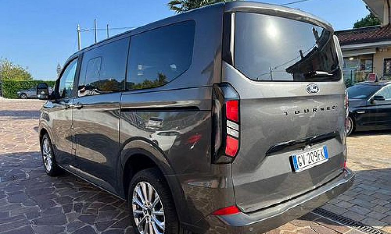 Ford Tourneo Custom ...