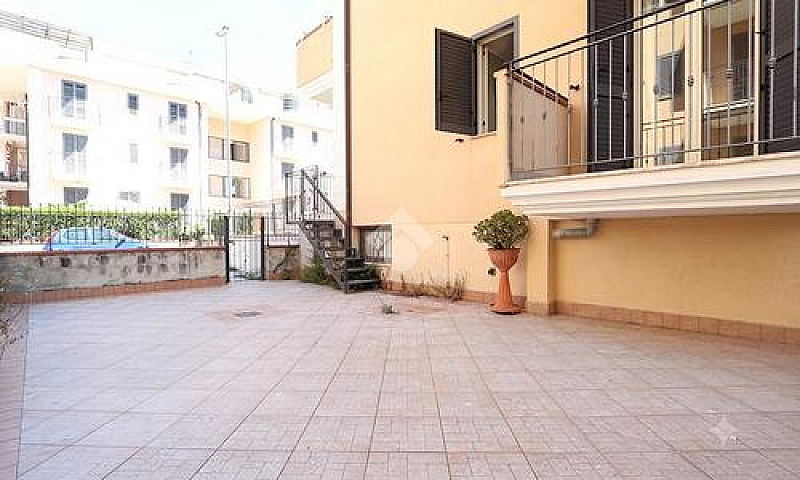 3 Locali A Martinsic...