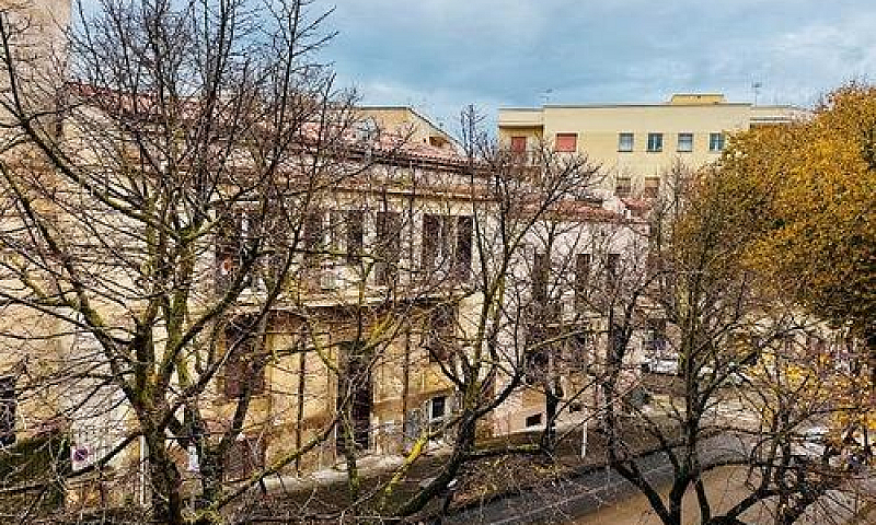 V.le San Francesco, ...