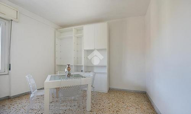 4 Locali A Cagliari...