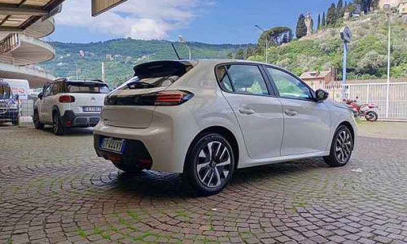 Peugeot 208 Puretech...