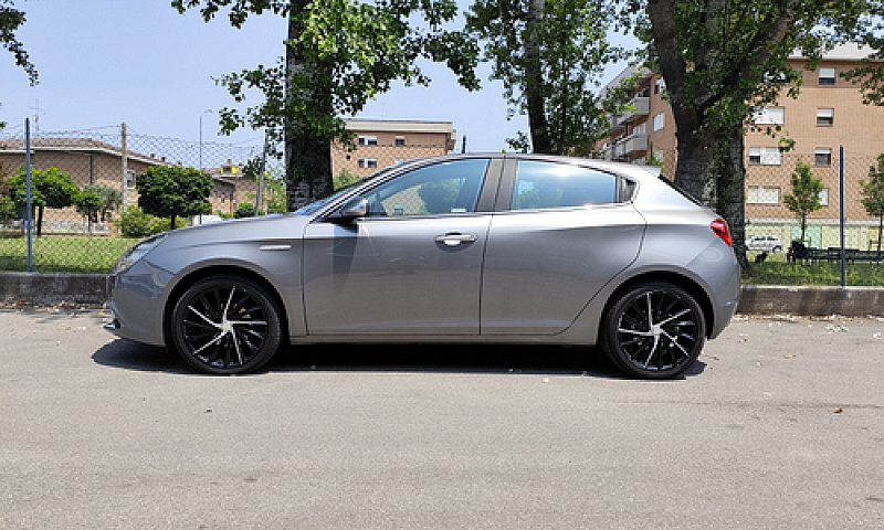 Alfa Romeo Giulietta...