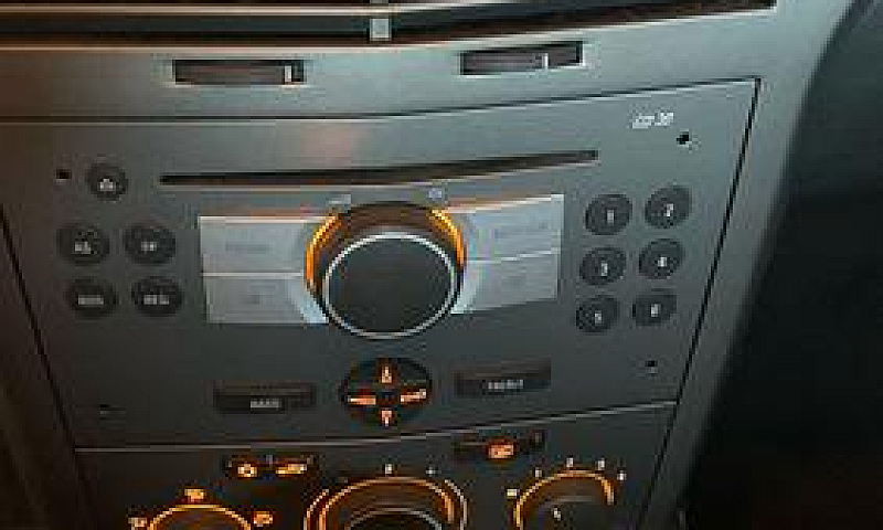Opel Astra - 2005...