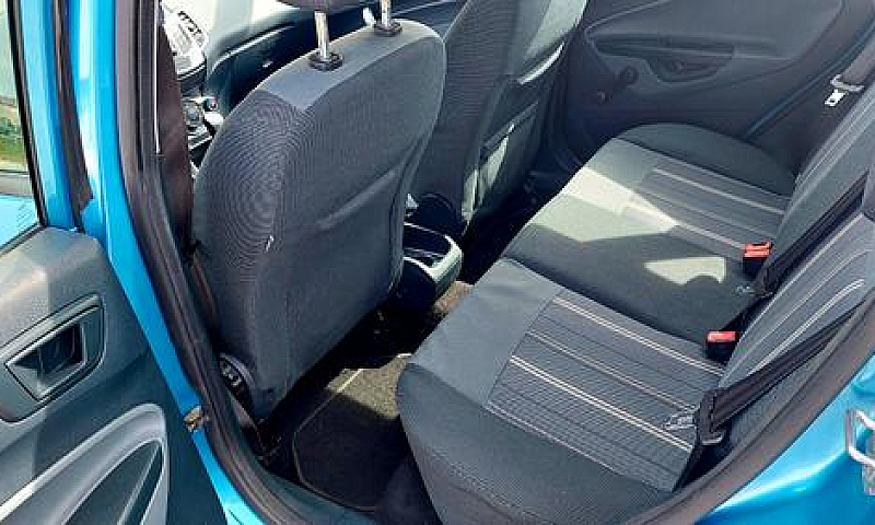 Ford Fiesta 6ª Serie...