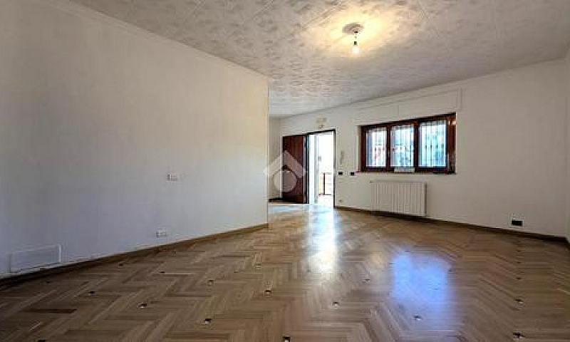 3 Locali A Margherit...