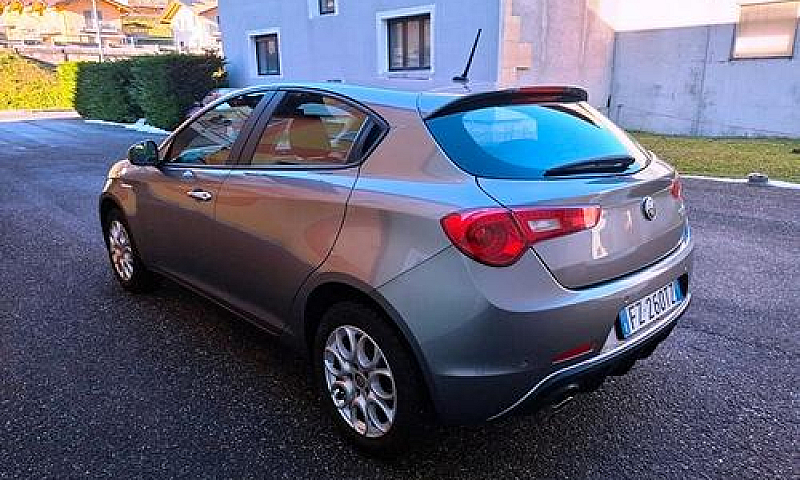 Alfa Romeo Giulietta...