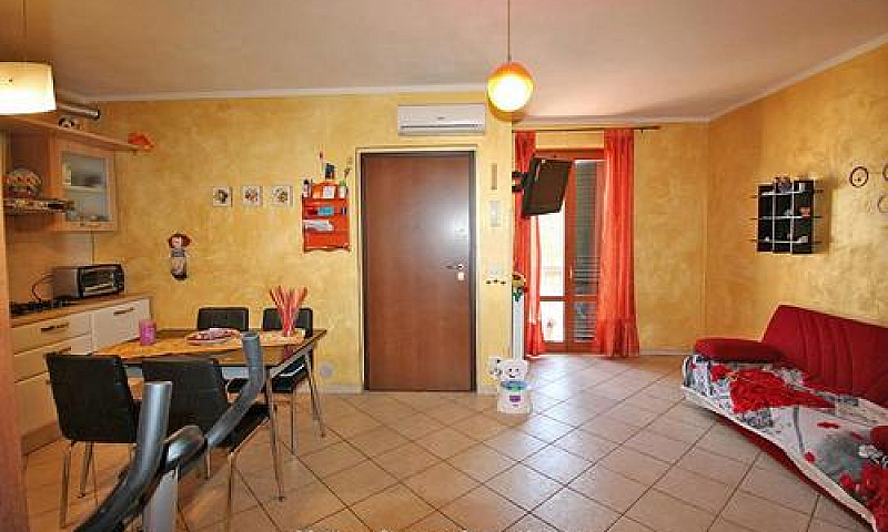 Guazzino (Si), Appar...