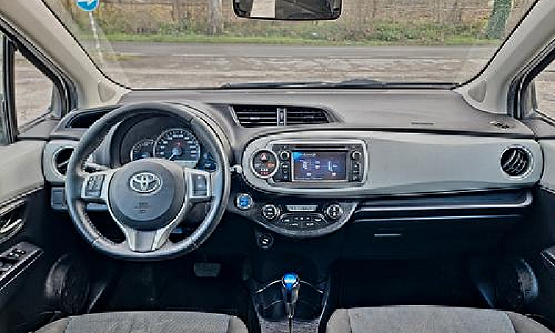 Toyota Yaris 1.5 Hyb...
