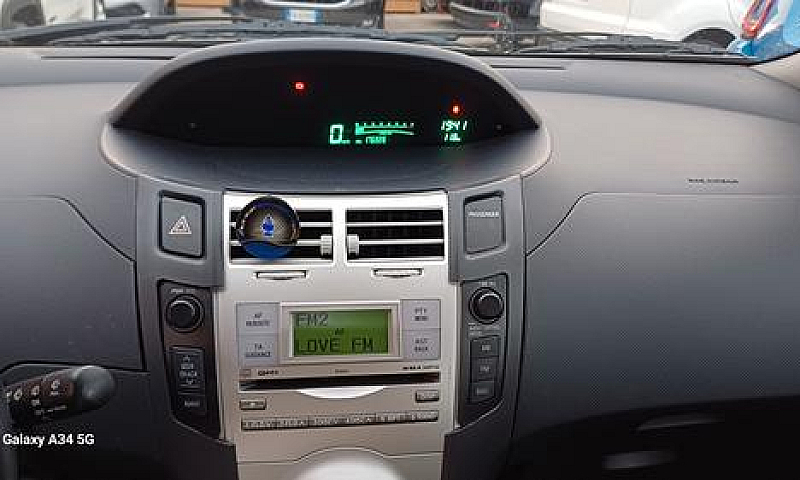 Toyota Yaris 1.0 5 P...
