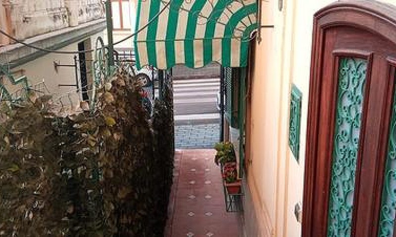 Salerno Centro. Adia...