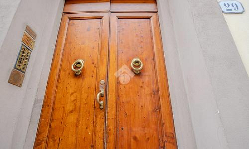 2 Locali A Firenze...