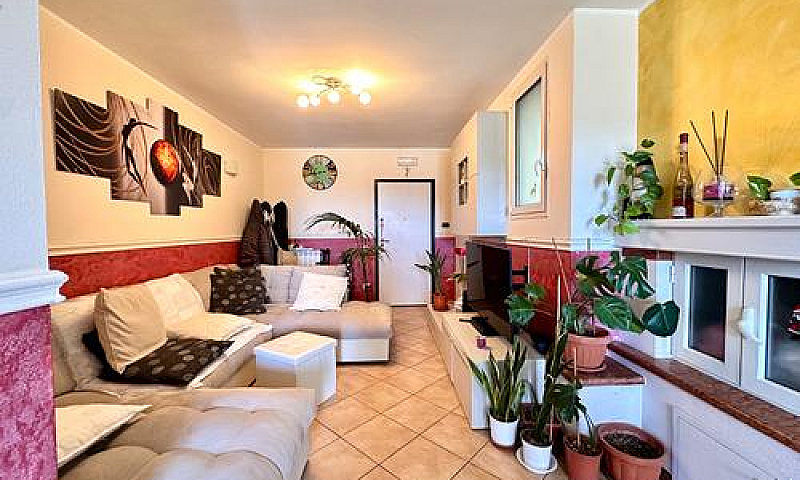 Appartamento In Zona...