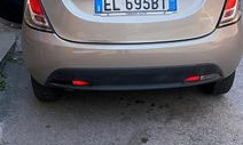 Lancia Ypsilon 1300 ...