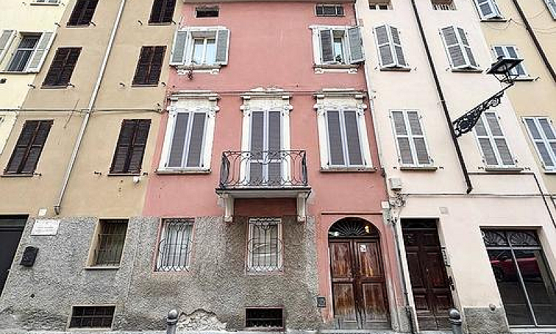 Appartamento Di 98 M...