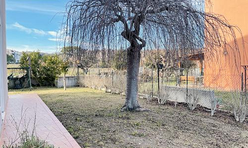 Villino Con Giardino...