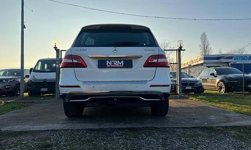 Mercedes-Benz Ml 250...