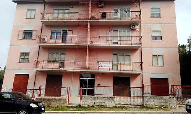Appartamento In Zona...
