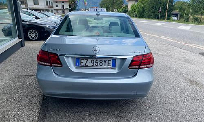 Mercedes-Benz E 220 ...