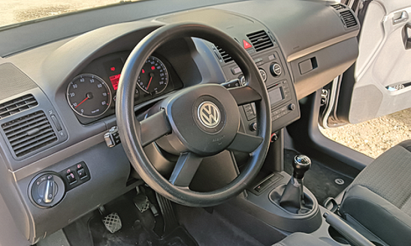 Volkswagen Touran 1....