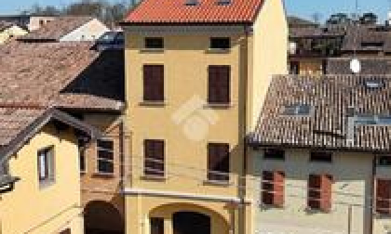 3 Locali A Castelnov...