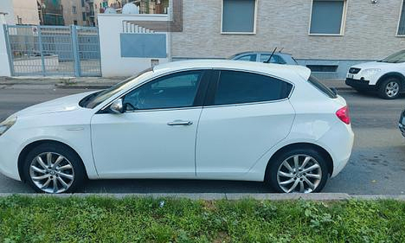Alfa Romeo Giulietta...