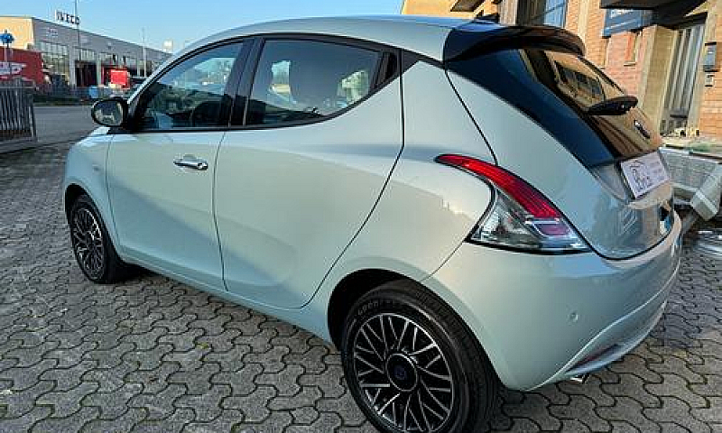 Lancia Ypsilon 1.0 F...
