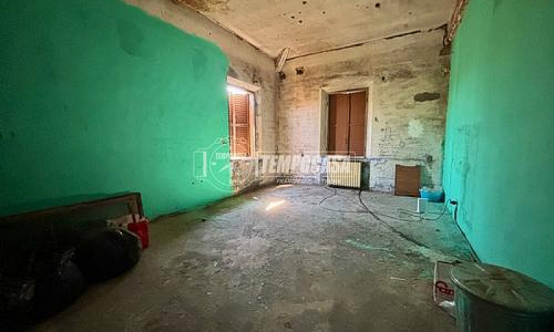 Ampio Appartamento D...