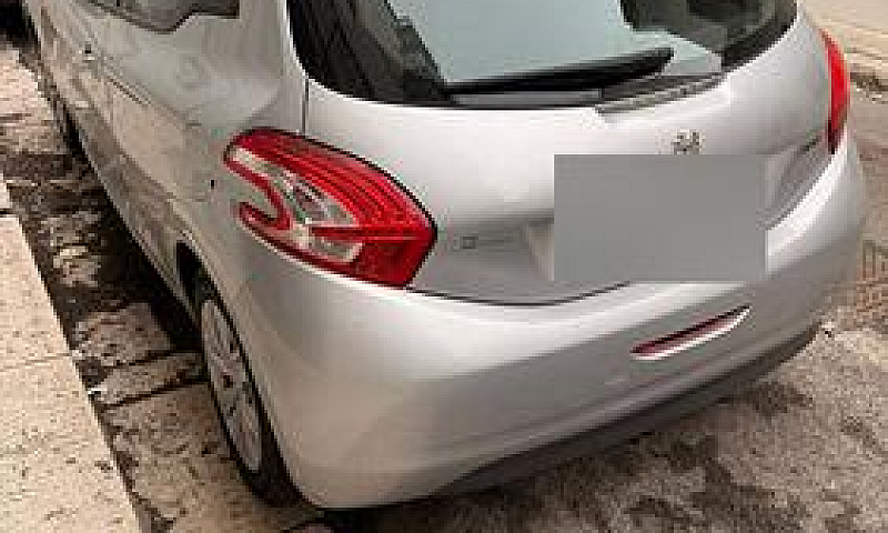 Peugeot 208...