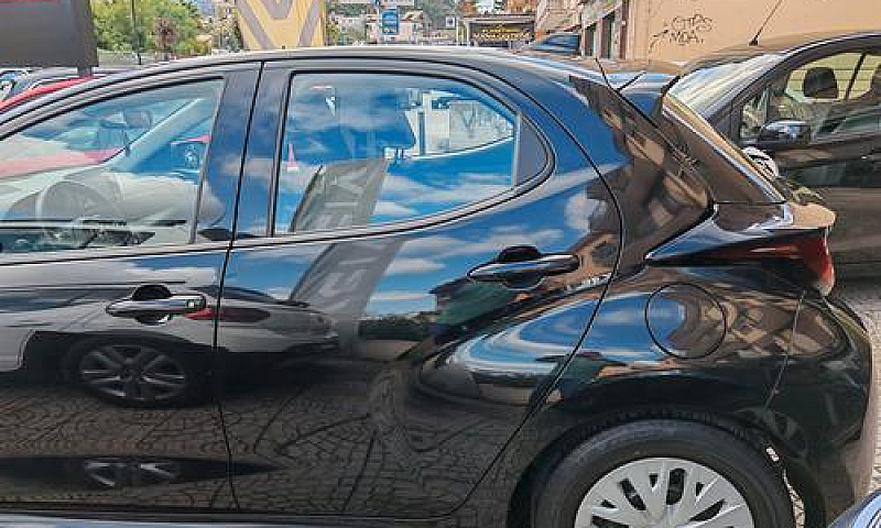 Toyota Yaris 1.5 Hyb...