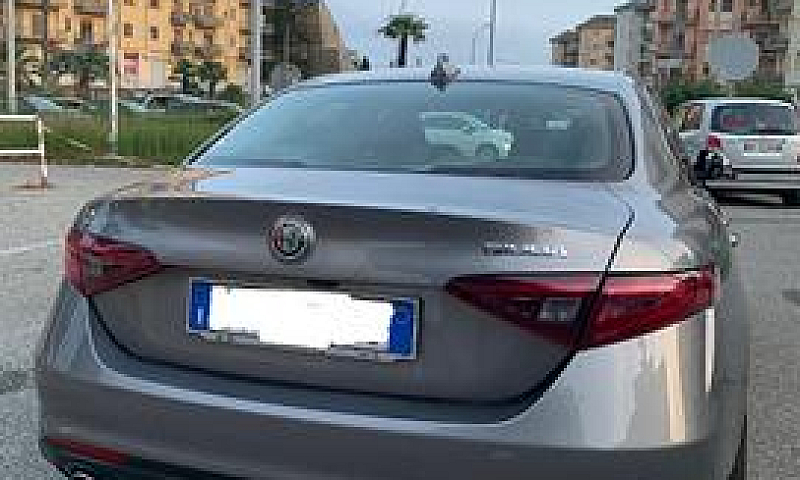 Alfa Romeo Giulia...