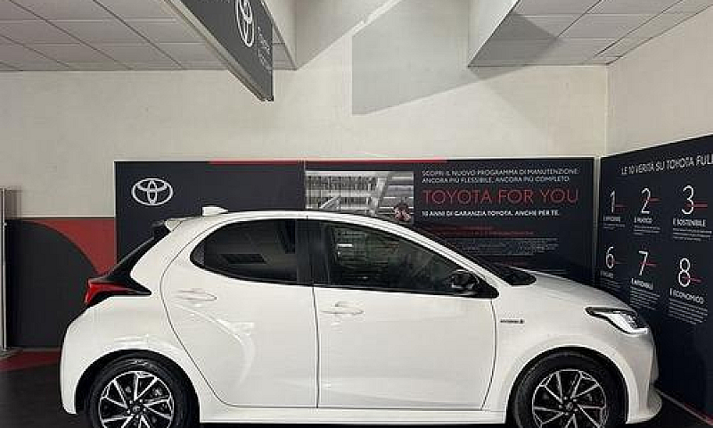 Toyota Yaris 1.5 Hyb...