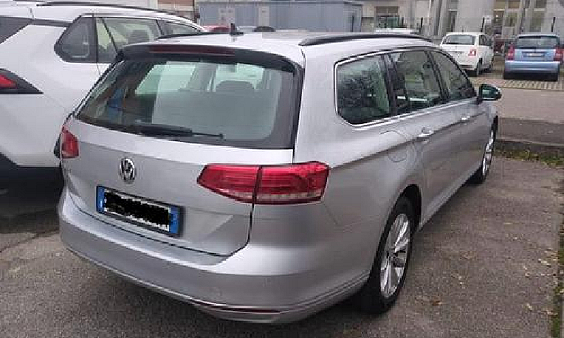 Volkswagen Passat Va...