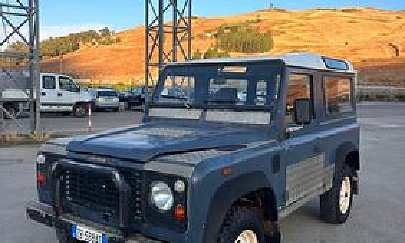 Land Rover Defender ...