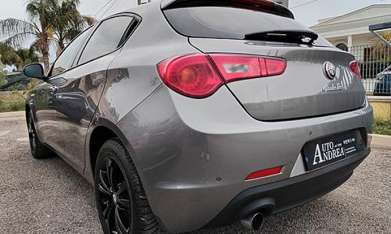 Alfa Romeo Giulietta...