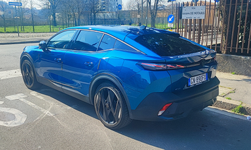 Peugeot 408...