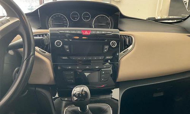 Lancia Ypsilon 1.3 P...