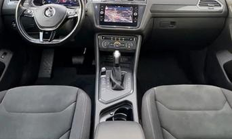 Wolkswagen Tiguan Al...