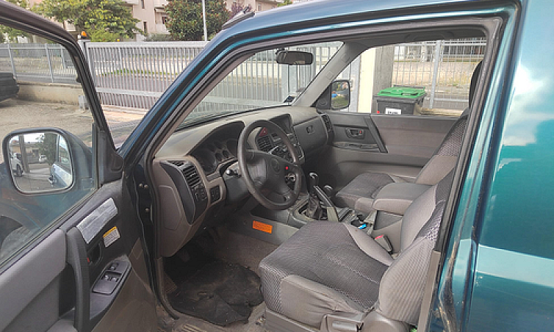 Mitsubishi Pajero...