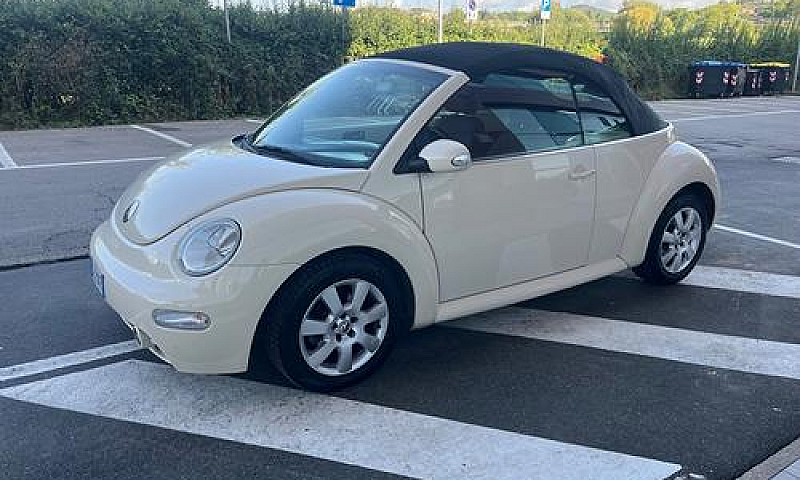 Volkswagen New Beetl...